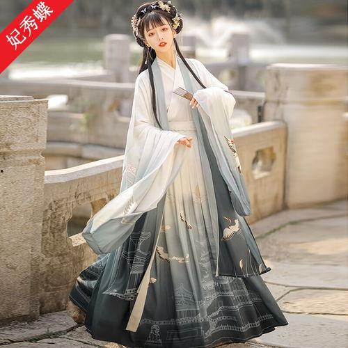 汉服成人女走秀视频,成人女汉服走秀风采展示