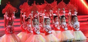 拜年服舞蹈成人喜庆视频