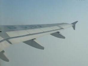 飞机变成人形视频,飞机化身人形，演绎奇幻变身之旅