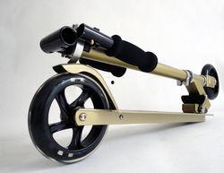 滑板车成人装扮教程视频,跟随教程视频变身街头潮人