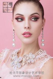 成人化妆速成班视频,轻松掌握成人化妆技巧