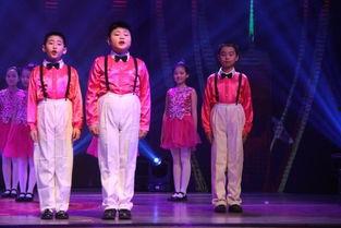 成人朗诵父亲的歌曲视频,朗诵父亲歌曲，唤起家的温暖记忆